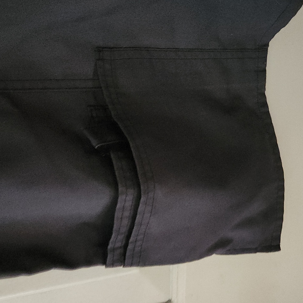 Scrub top - Picture 2 of 4